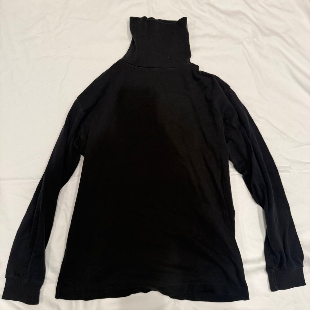 Black long sleeve turtleneck shirt